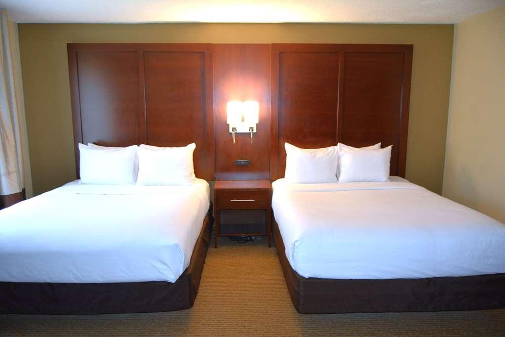 Comfort Suites Amish Country Lancaster Room photo